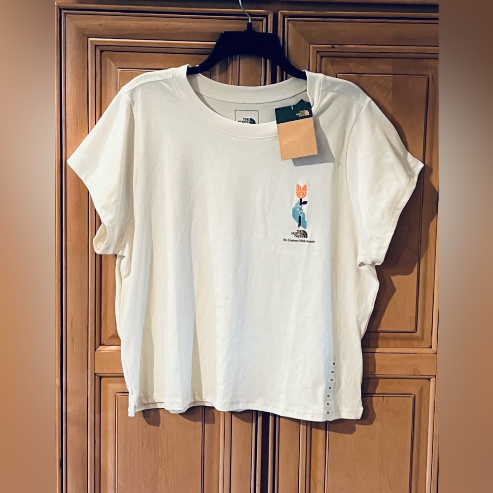 NWT The North Face Women’s Earth Day Slim Cutie Tee - Picture 7 of 13
